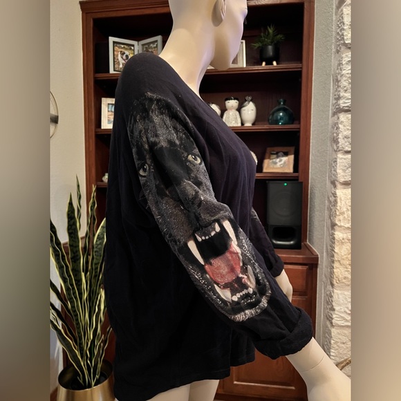 H&M Black And Quarter Sleeve Jaguar Pullover Size Medium - Picture 3 of 9